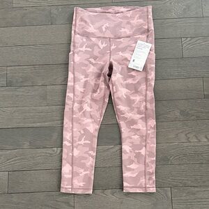Athleta women Light Pink Camo Leggings